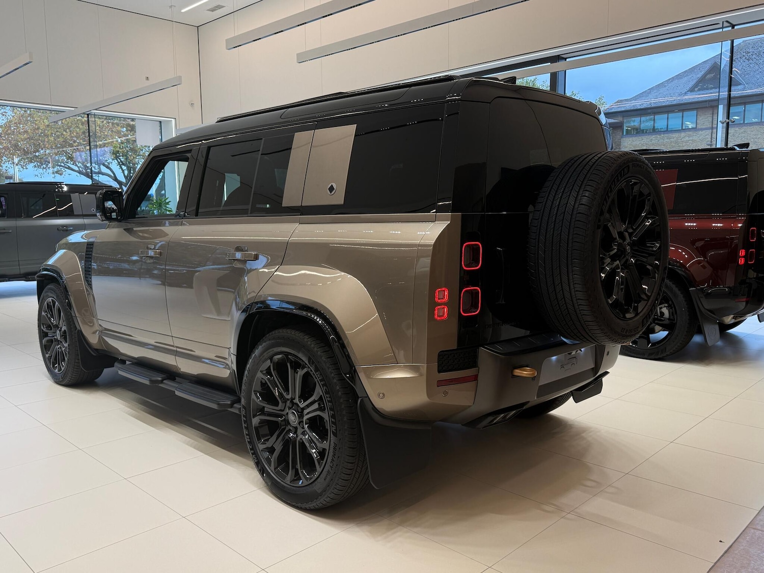 Used Land Rover Defender 110 for sale - 77255339: Photo 9