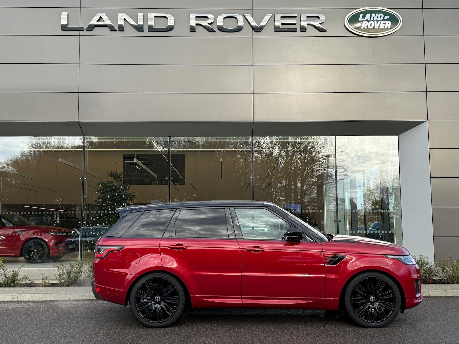 Used Land Rover Range Rover Sport 2019 for sale - 76765590: Photo 2