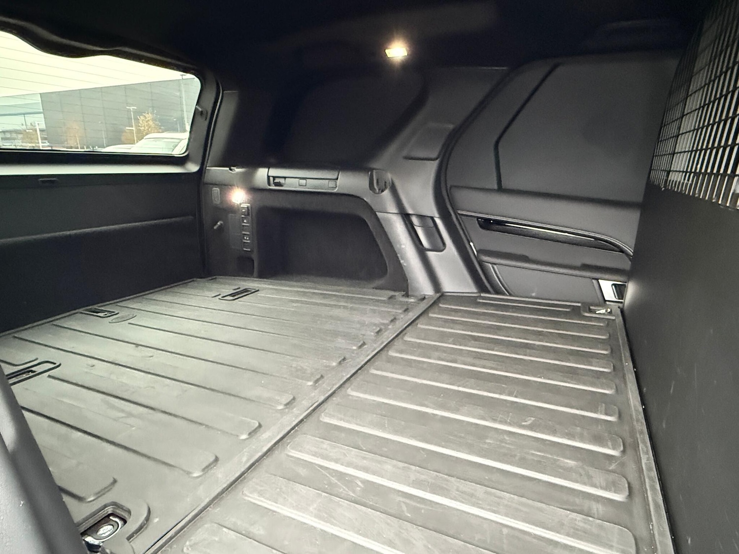 Used Land Rover Discovery 2025 for sale - 77266613: Photo 27