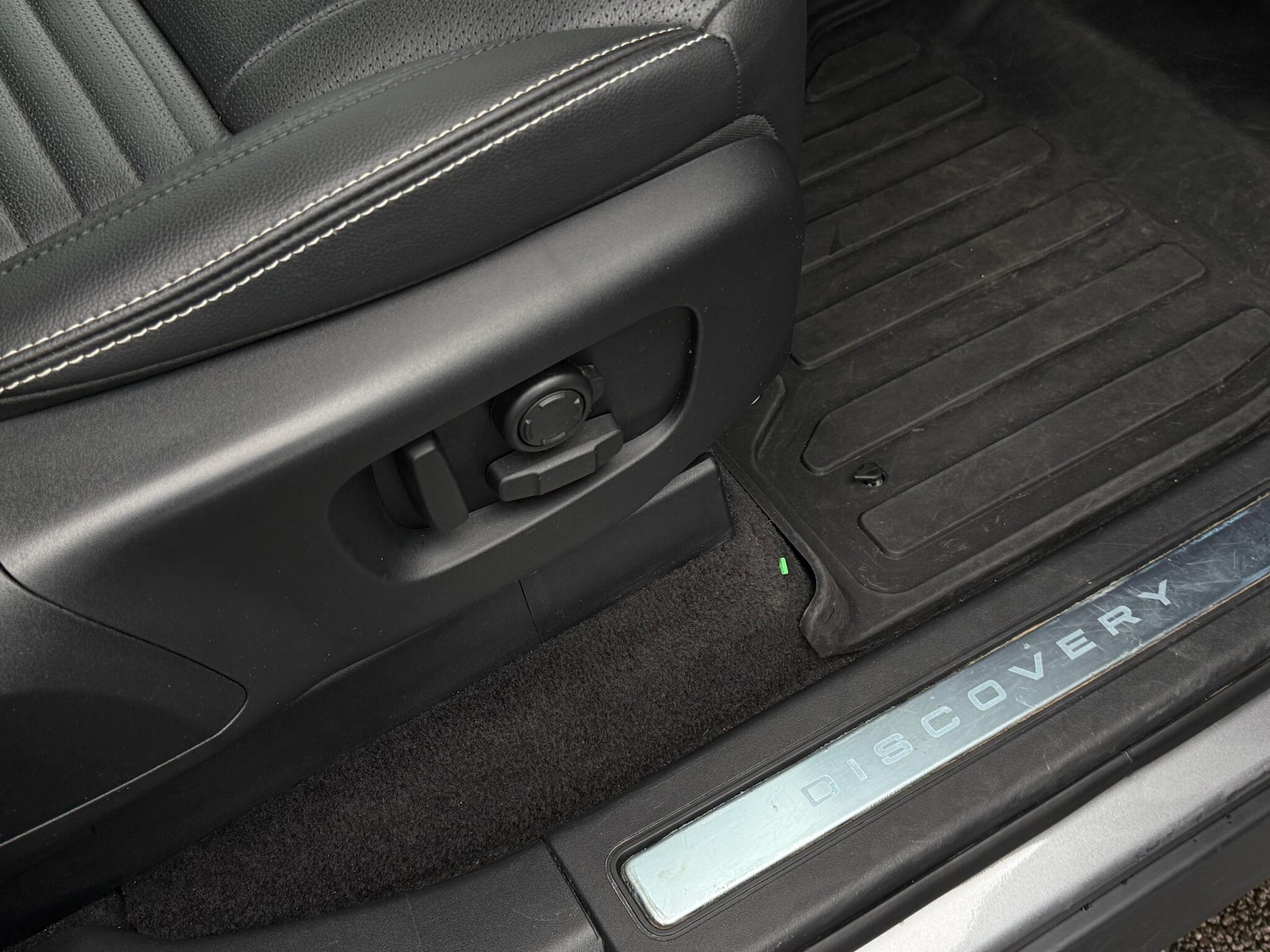 Used Land Rover Discovery 2025 for sale - 77266613: Photo 29