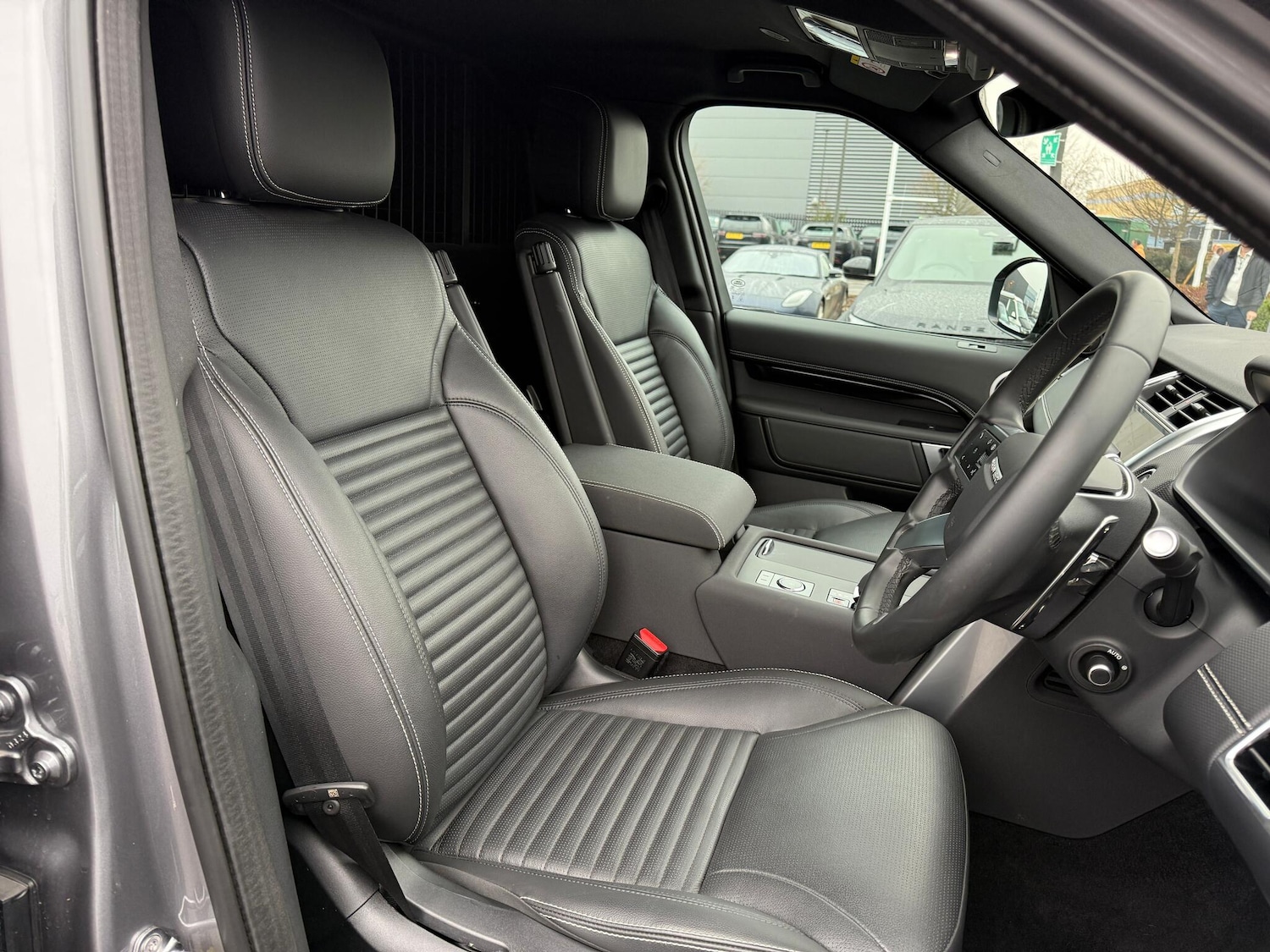 Used Land Rover Discovery 2025 for sale - 77266613: Photo 30