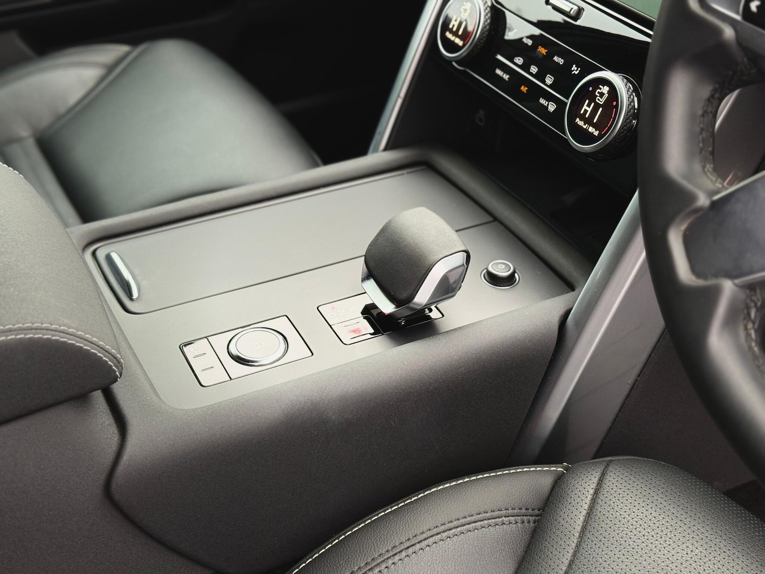 Used Land Rover Discovery 2025 for sale - 77266613: Photo 32