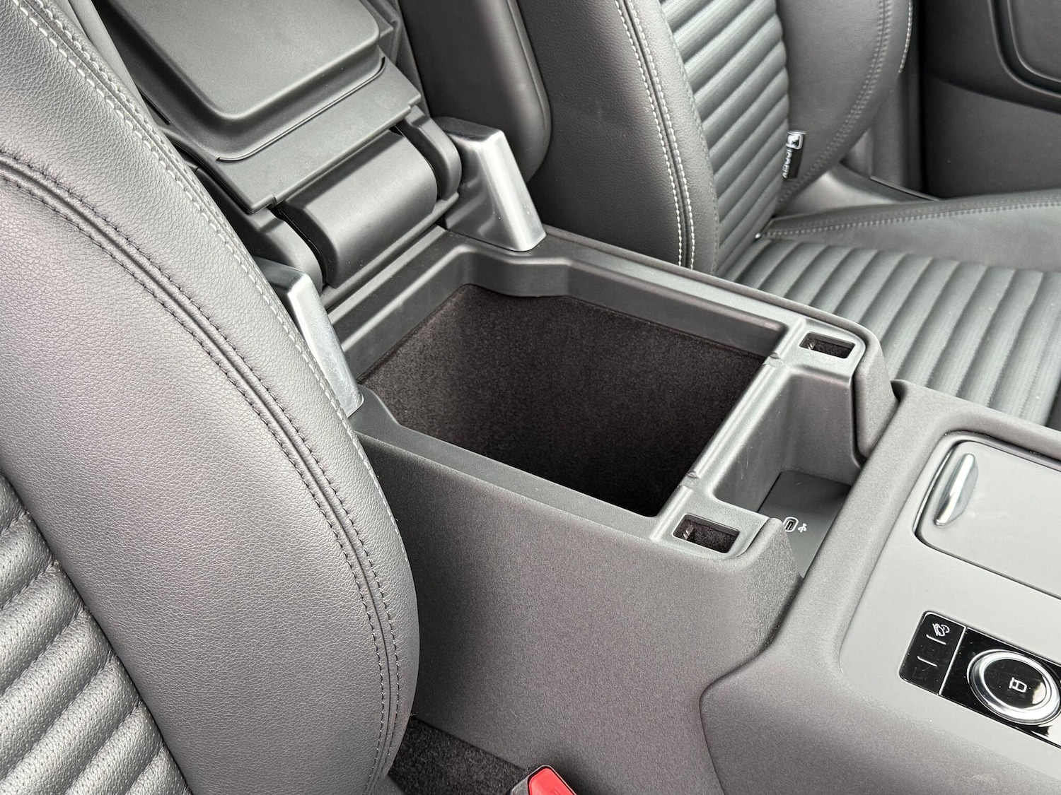 Used Land Rover Discovery 2025 for sale - 77266613: Photo 34