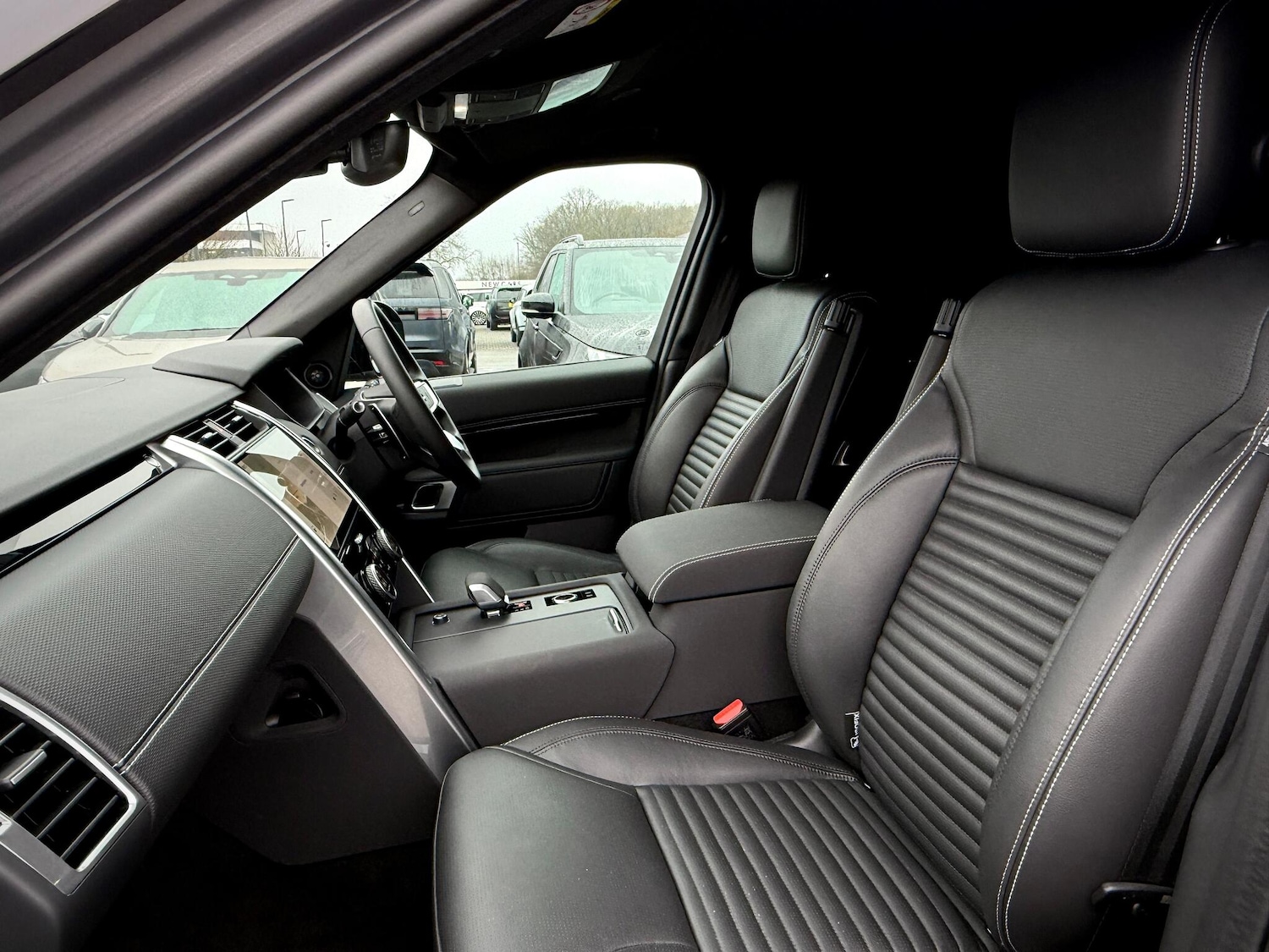 Used Land Rover Discovery 2025 for sale - 77266613: Photo 36