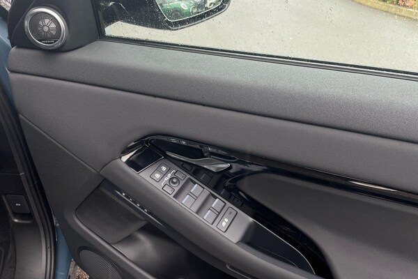 Used Land Rover Range Rover Evoque 2025 for sale - 76214613: Photo 41