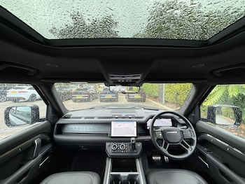 Used Land Rover Defender 90 2025 for sale - 75964605: Photo