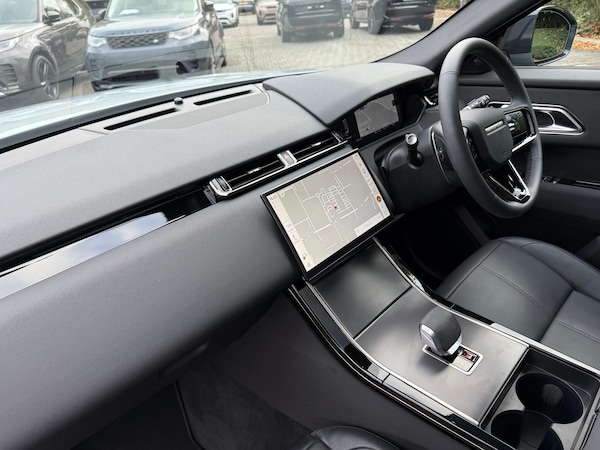 Used Land Rover Range Rover Velar 2025 for sale - 76294510: Photo 47
