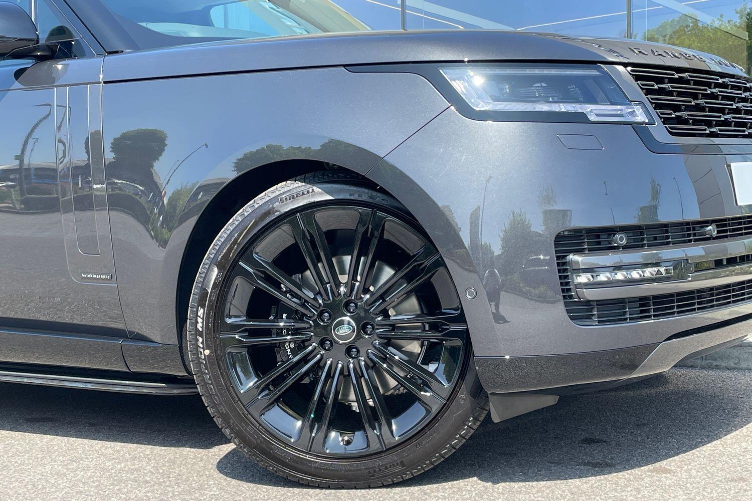 Used Land Rover Range Rover 2025 for sale - 76953101: Photo 2