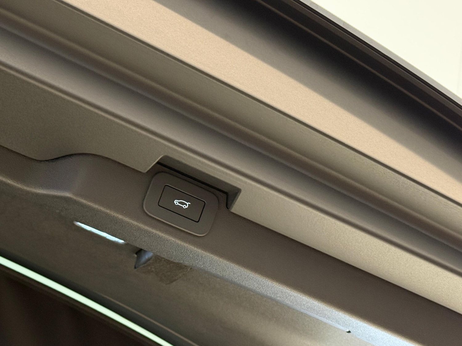 Used Land Rover Discovery 2025 for sale - 77098097: Photo 30