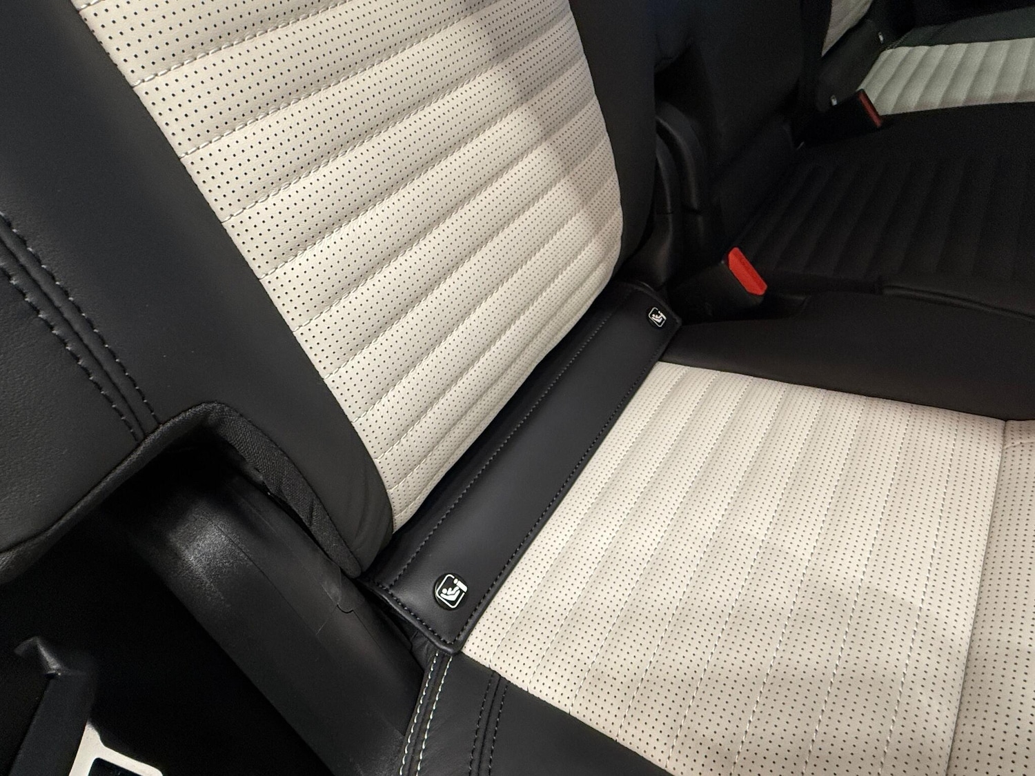 Used Land Rover Discovery 2025 for sale - 77098097: Photo 40