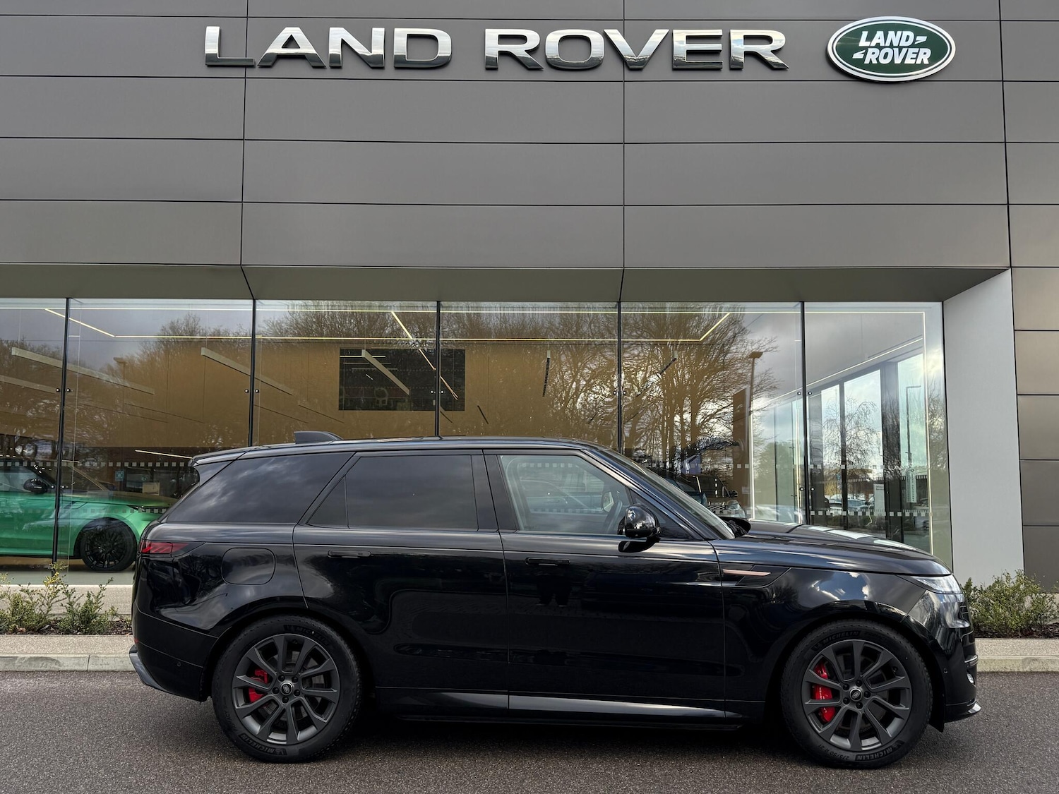 Used Land Rover Range Rover Sport 2024 for sale - 77291220: Photo 2