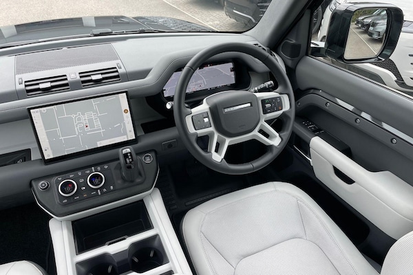 Used Land Rover Defender 90 2024 for sale - 75141410: Photo 25