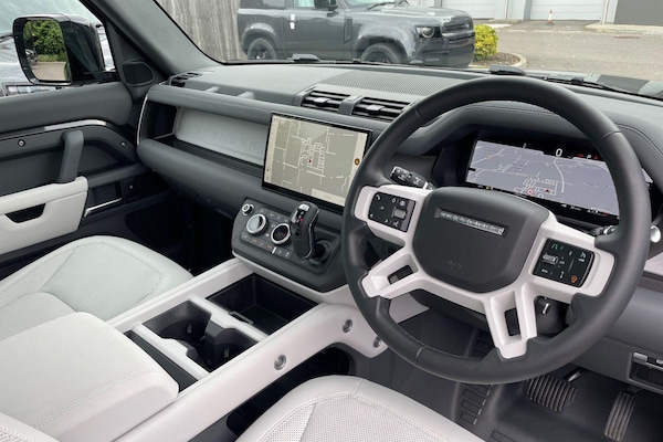 Used Land Rover Defender 90 2024 for sale - 75141410: Photo 43