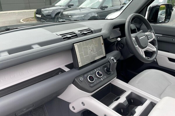 Used Land Rover Defender 90 2024 for sale - 75141410: Photo 45