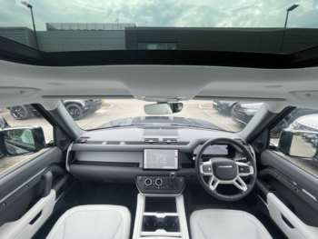 Used Land Rover Defender 2024 for sale - 75141410: Photo