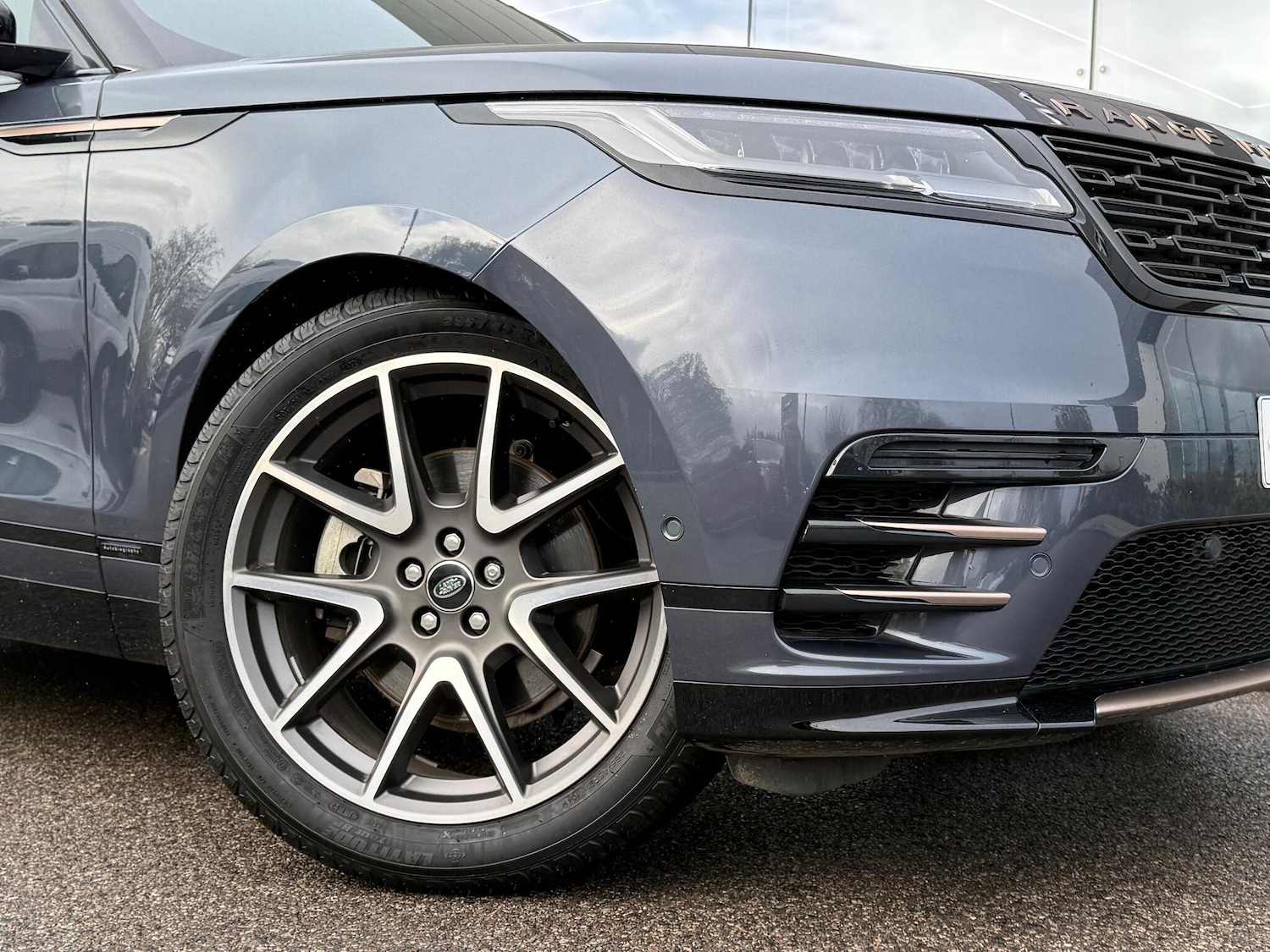 Used Land Rover Range Rover Velar 2025 for sale - 76608462: Photo 11