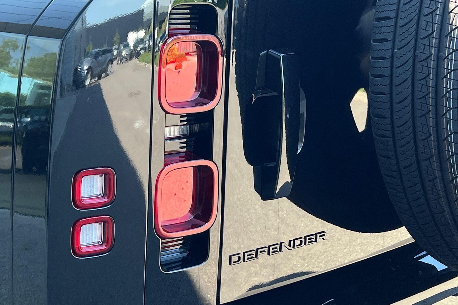 Used Land Rover Defender 2025 for sale - 77131071: Photo 28