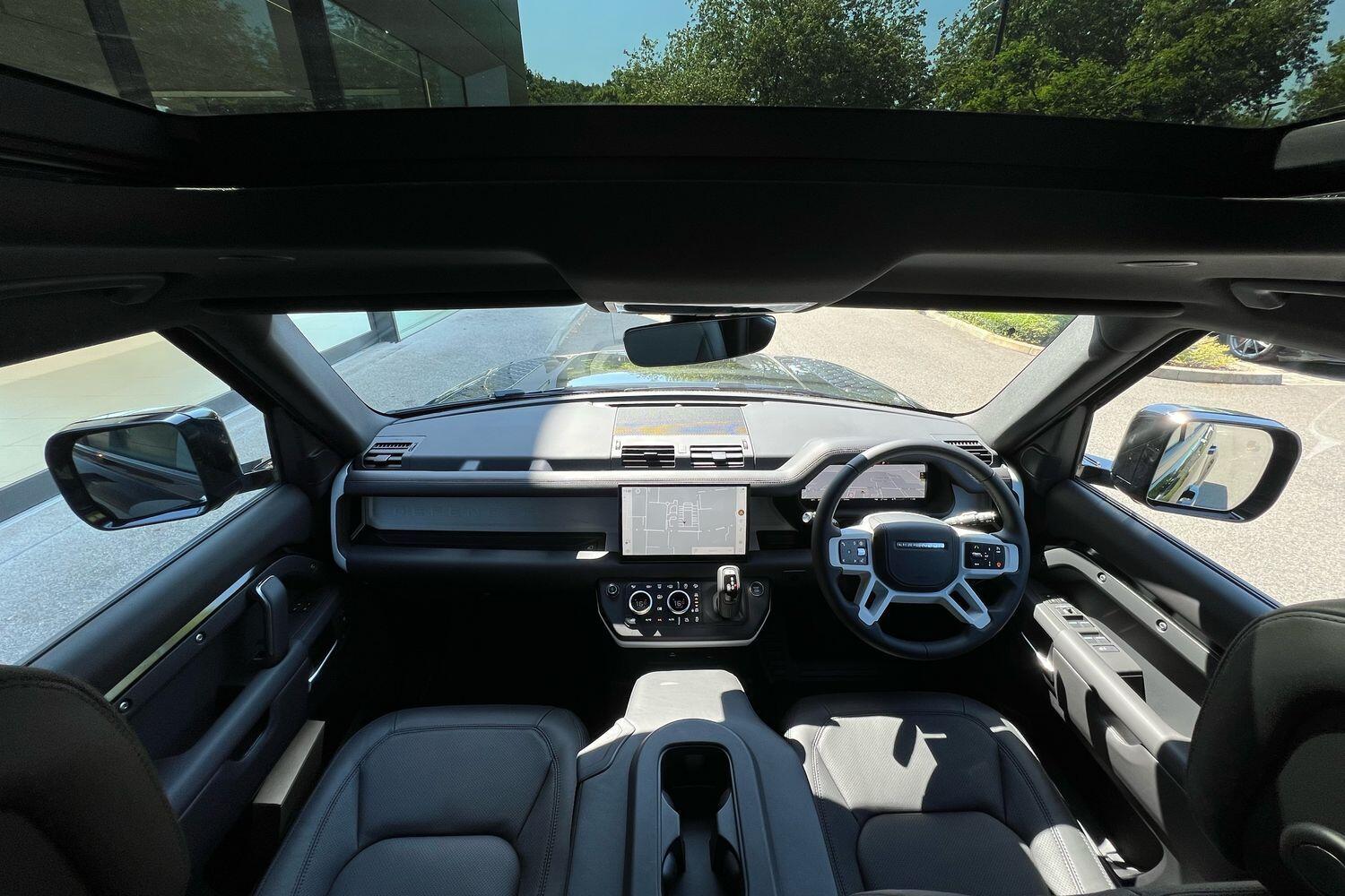 Used Land Rover Defender 2025 for sale - 77131071: Photo 3