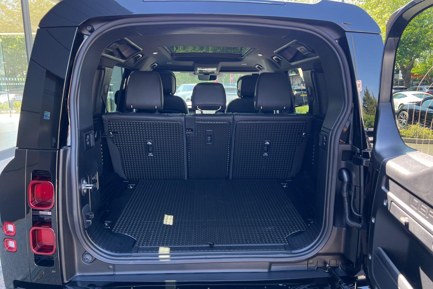 Used Land Rover Defender 2025 for sale - 77131071: Photo 30