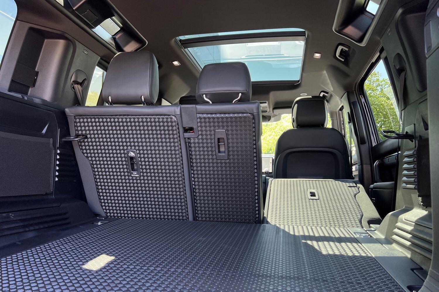 Used Land Rover Defender 2025 for sale - 77131071: Photo 31