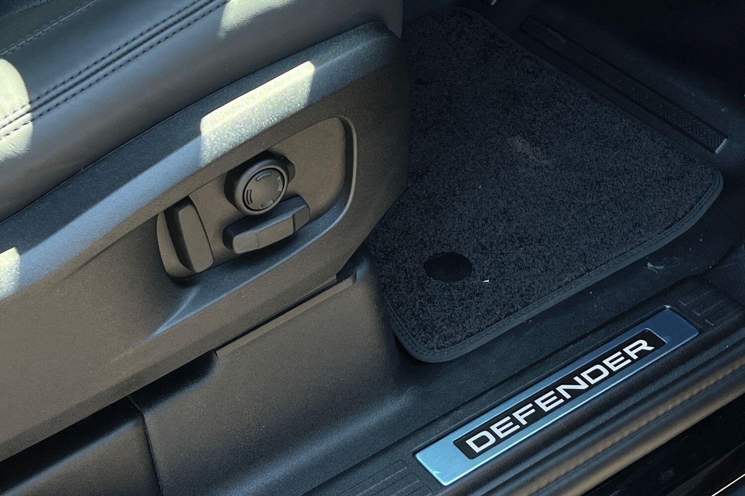 Used Land Rover Defender 2025 for sale - 77131071: Photo 38