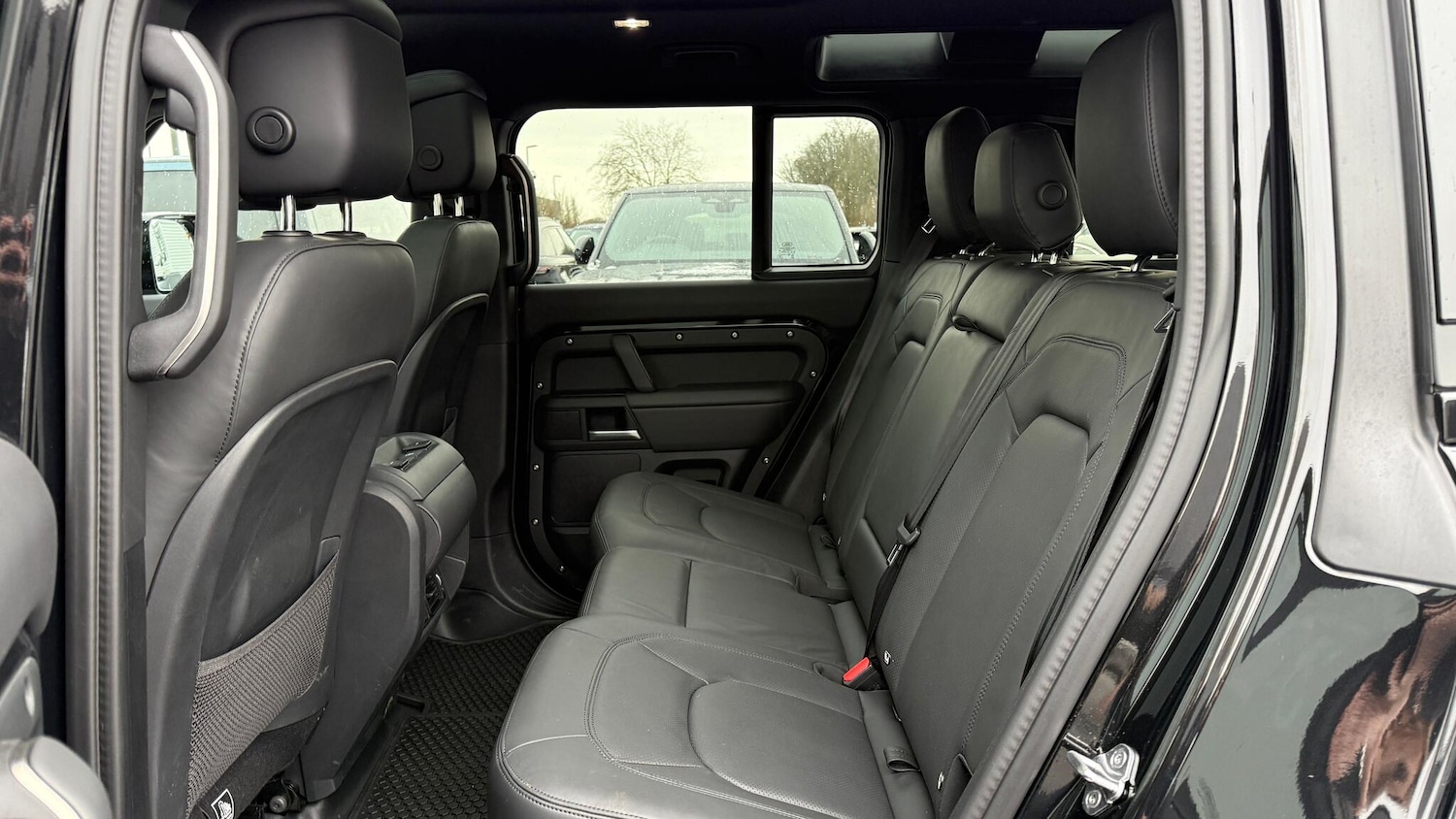 Used Land Rover Defender 2025 for sale - 77131071: Photo 45