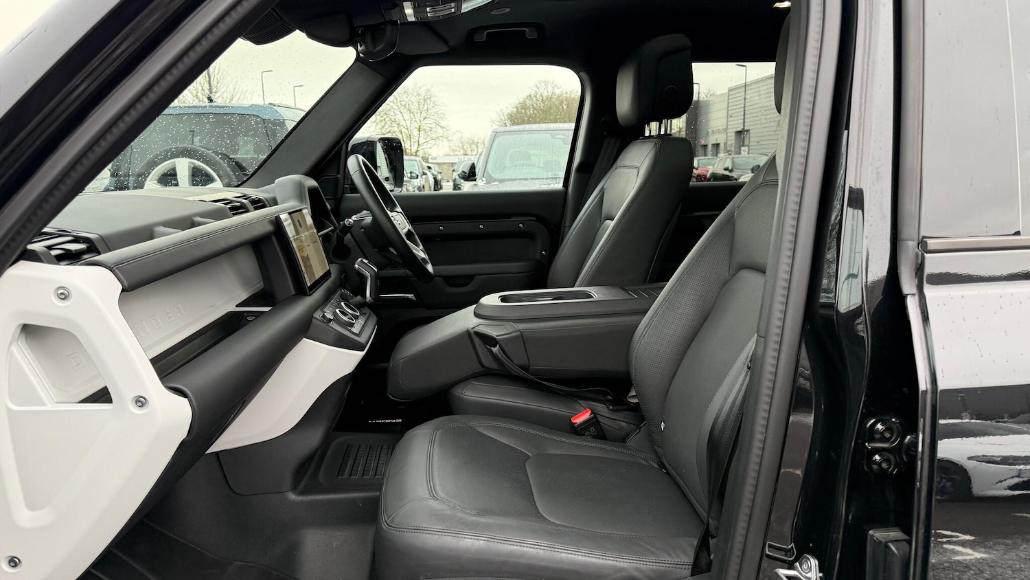 Used Land Rover Defender 2025 for sale - 77131071: Photo 47