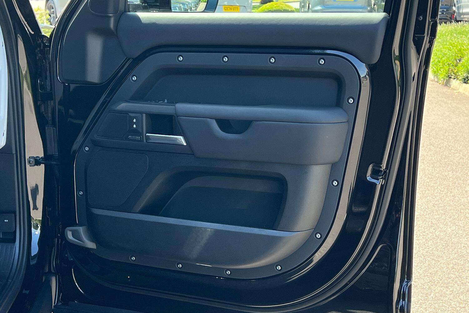 Used Land Rover Defender 2025 for sale - 77131071: Photo 64