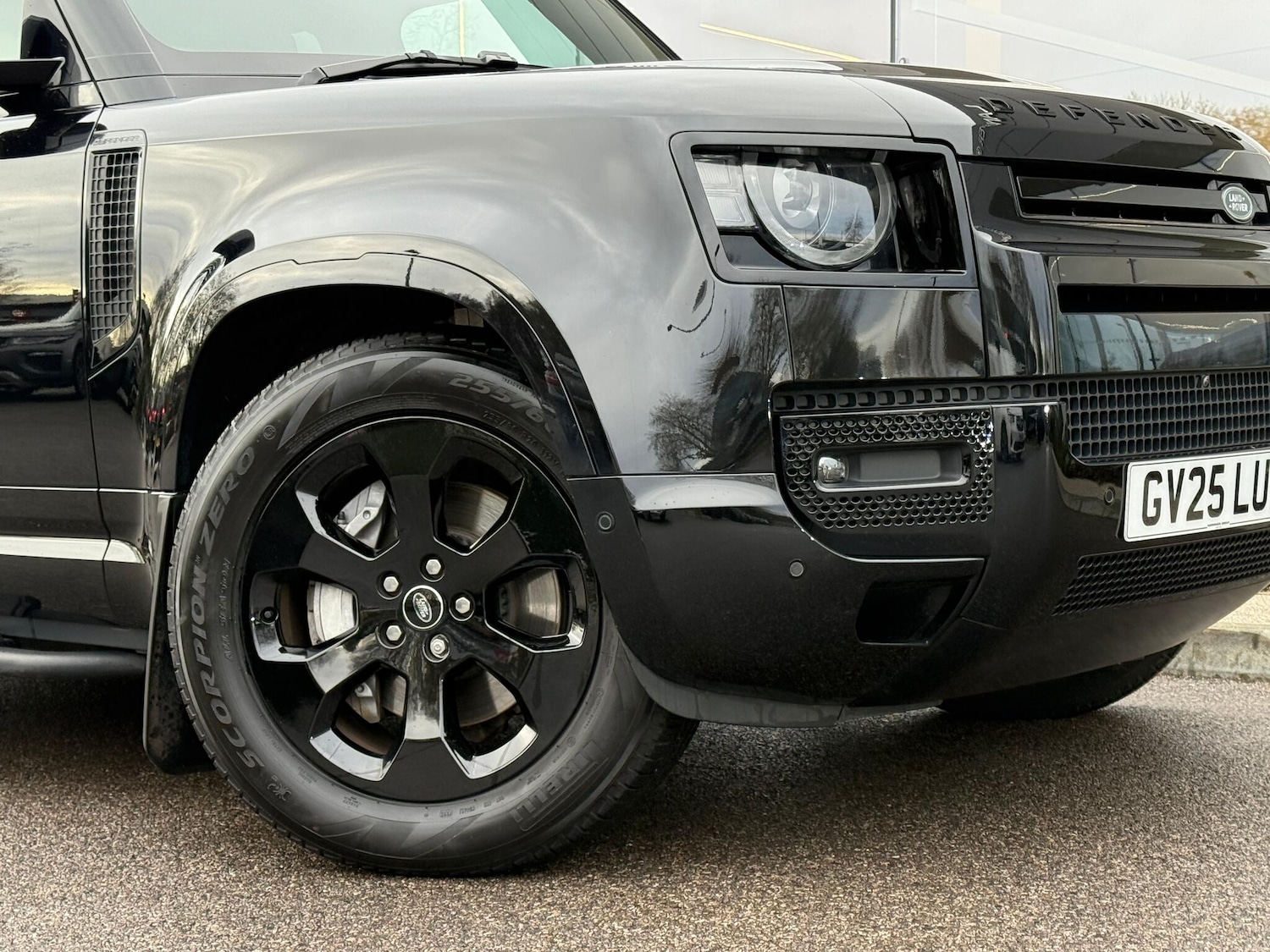 Used Land Rover Defender 2025 for sale - 77131071: Photo 9