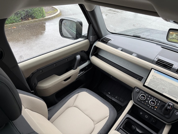 Used Land Rover Defender 110 2024 for sale - 76159050: Photo 24