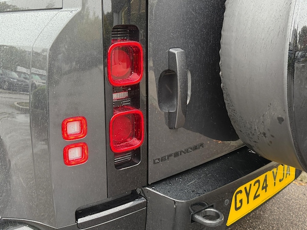 Used Land Rover Defender 110 2024 for sale - 76159050: Photo 31