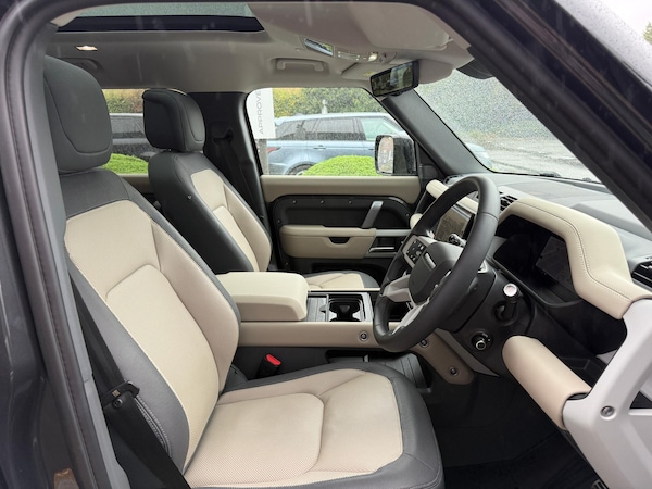 Used Land Rover Defender 110 2024 for sale - 76159050: Photo 41