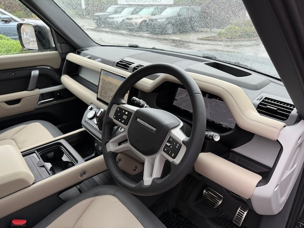 Used Land Rover Defender 110 2024 for sale - 76159050: Photo 42