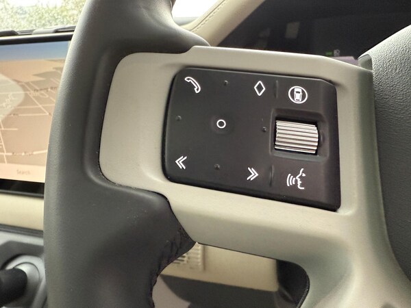 Used Land Rover Defender 110 2024 for sale - 76159050: Photo 48