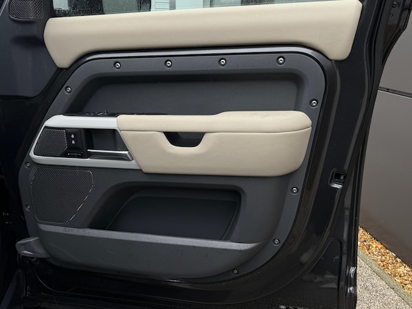Used Land Rover Defender 110 2024 for sale - 76159050: Photo 53