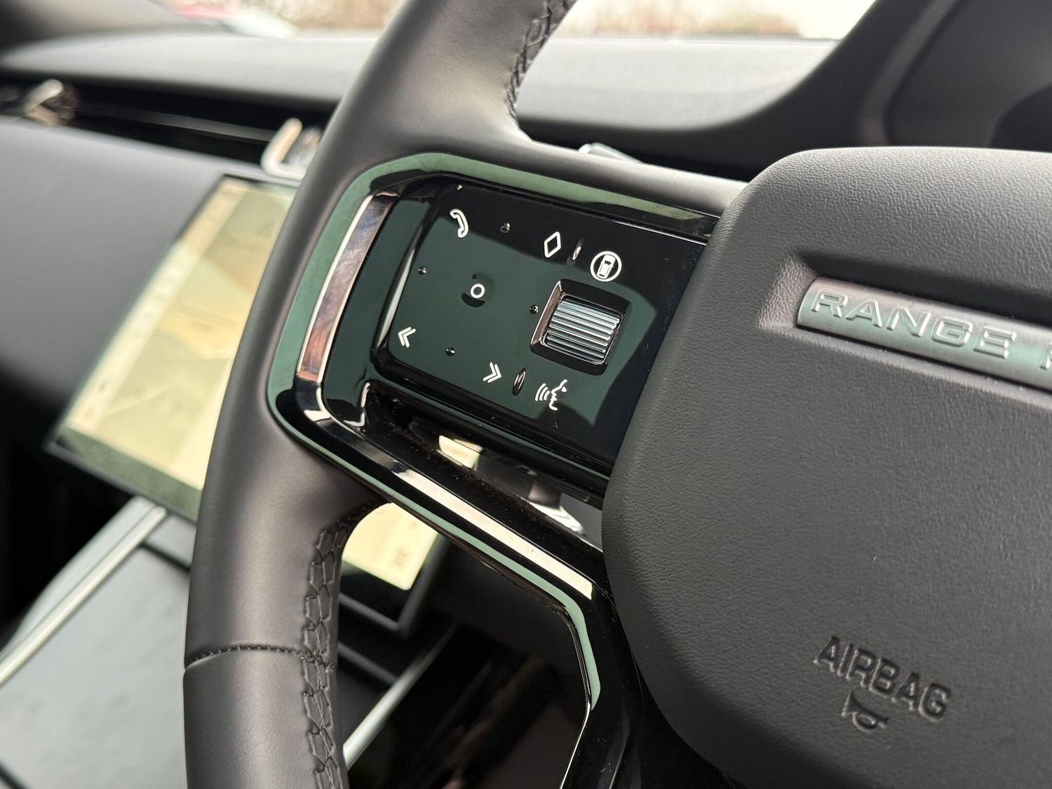 Used Land Rover Range Rover Evoque 2025 for sale - 77001079: Photo 26