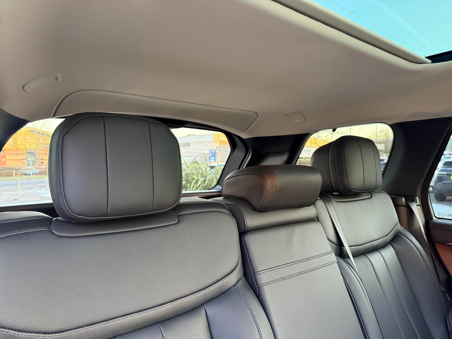 Used Land Rover Range Rover 2025 for sale - 77108750: Photo 31