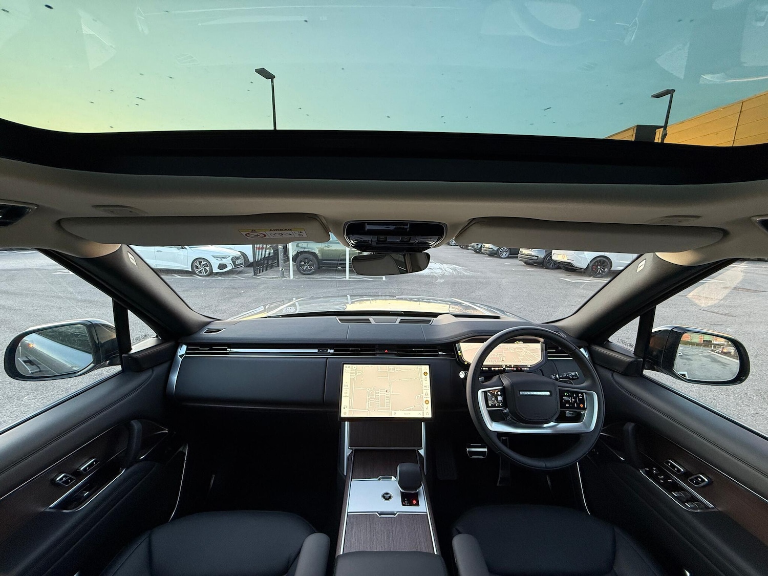 Used Land Rover Range Rover 2025 for sale - 77108750: Photo 4