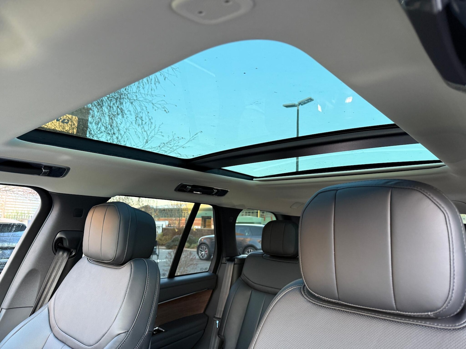 Used Land Rover Range Rover 2025 for sale - 77108750: Photo 6