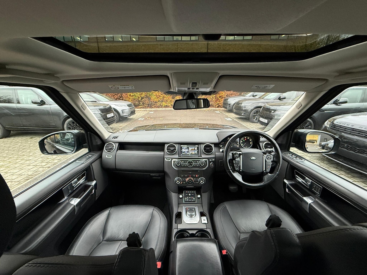 Used Land Rover Discovery 4 2016 for sale - 76689377: Photo 4