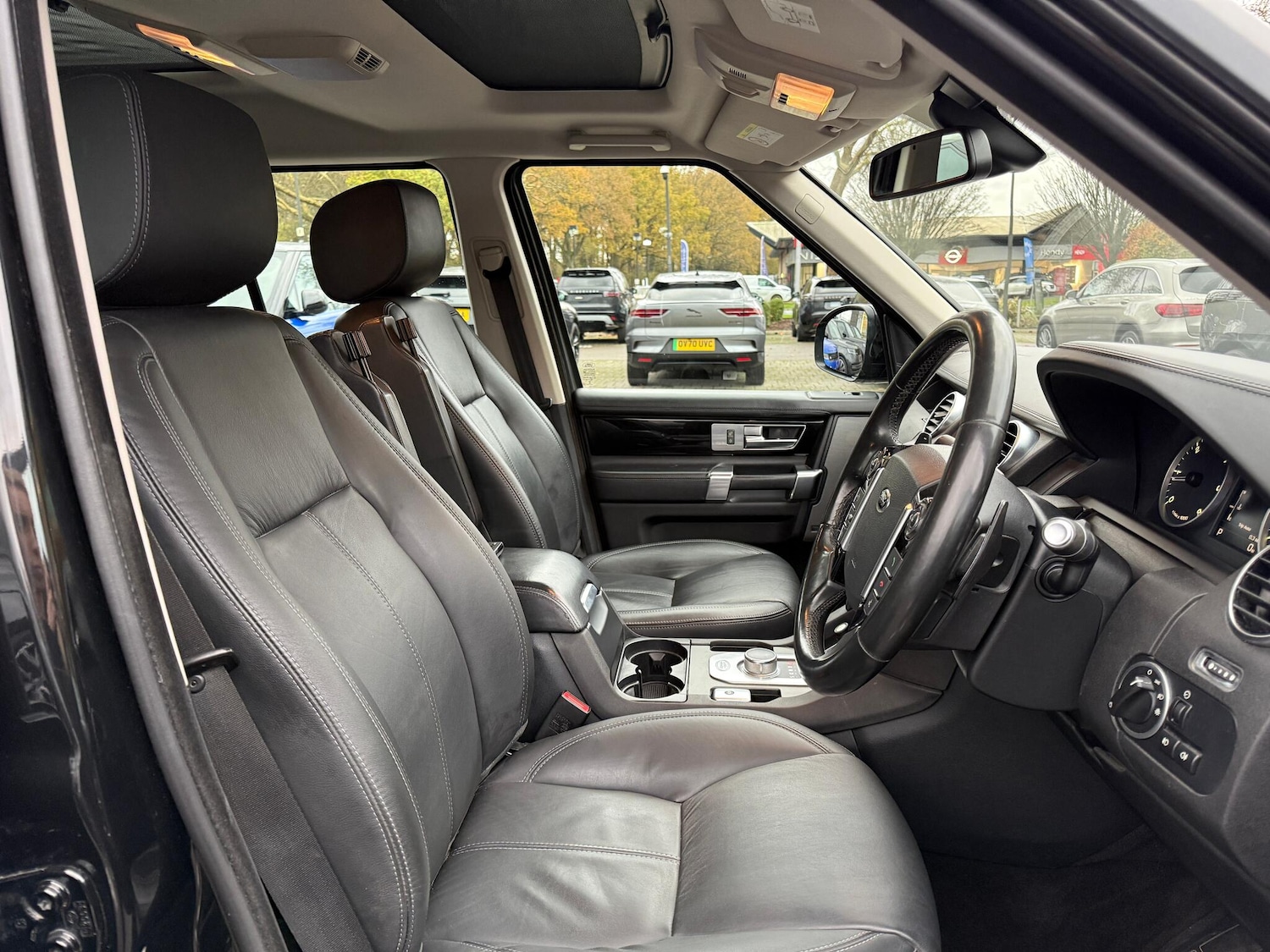 Used Land Rover Discovery 4 2016 for sale - 76689377: Photo 46