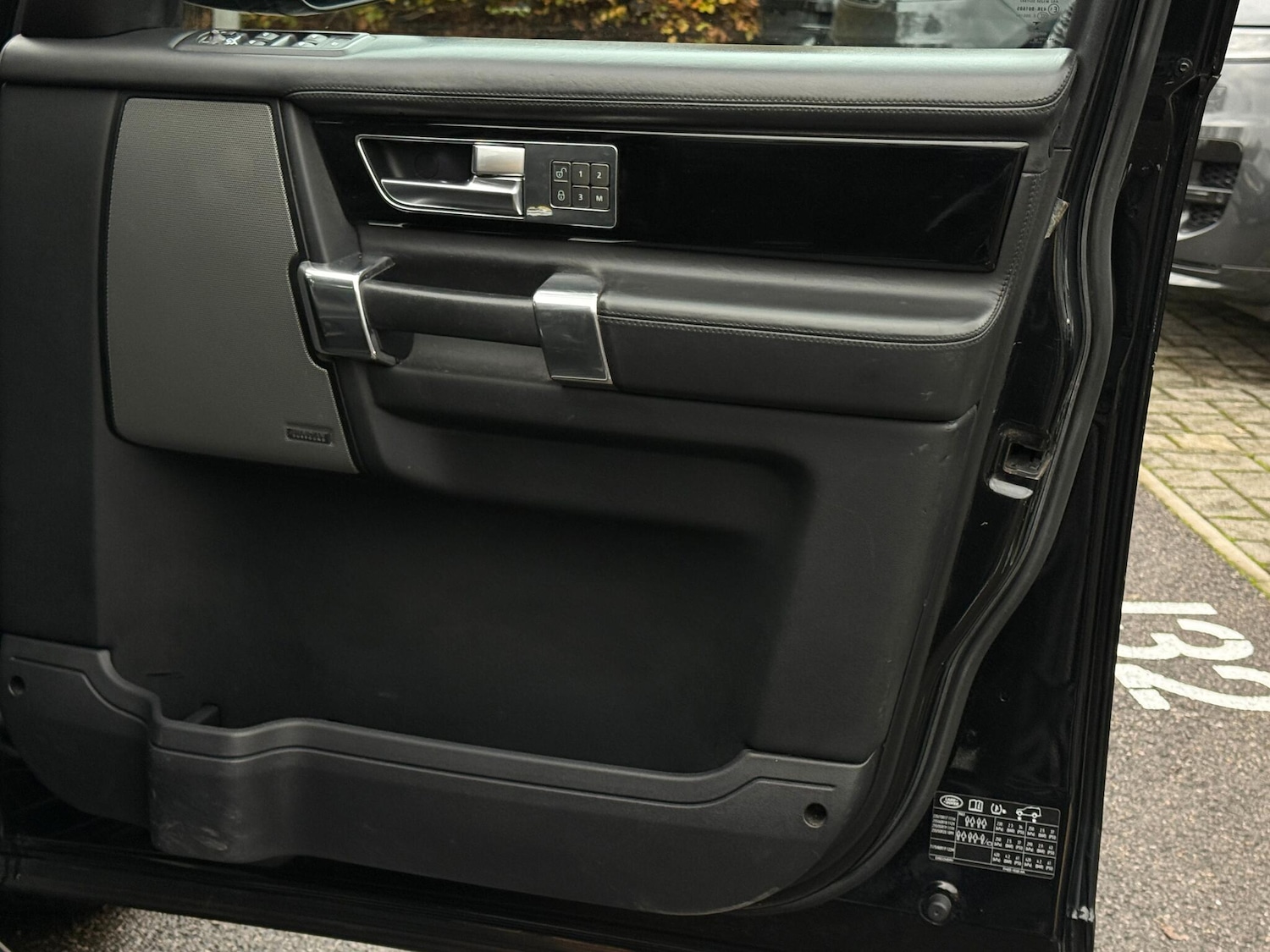 Used Land Rover Discovery 4 2016 for sale - 76689377: Photo 56