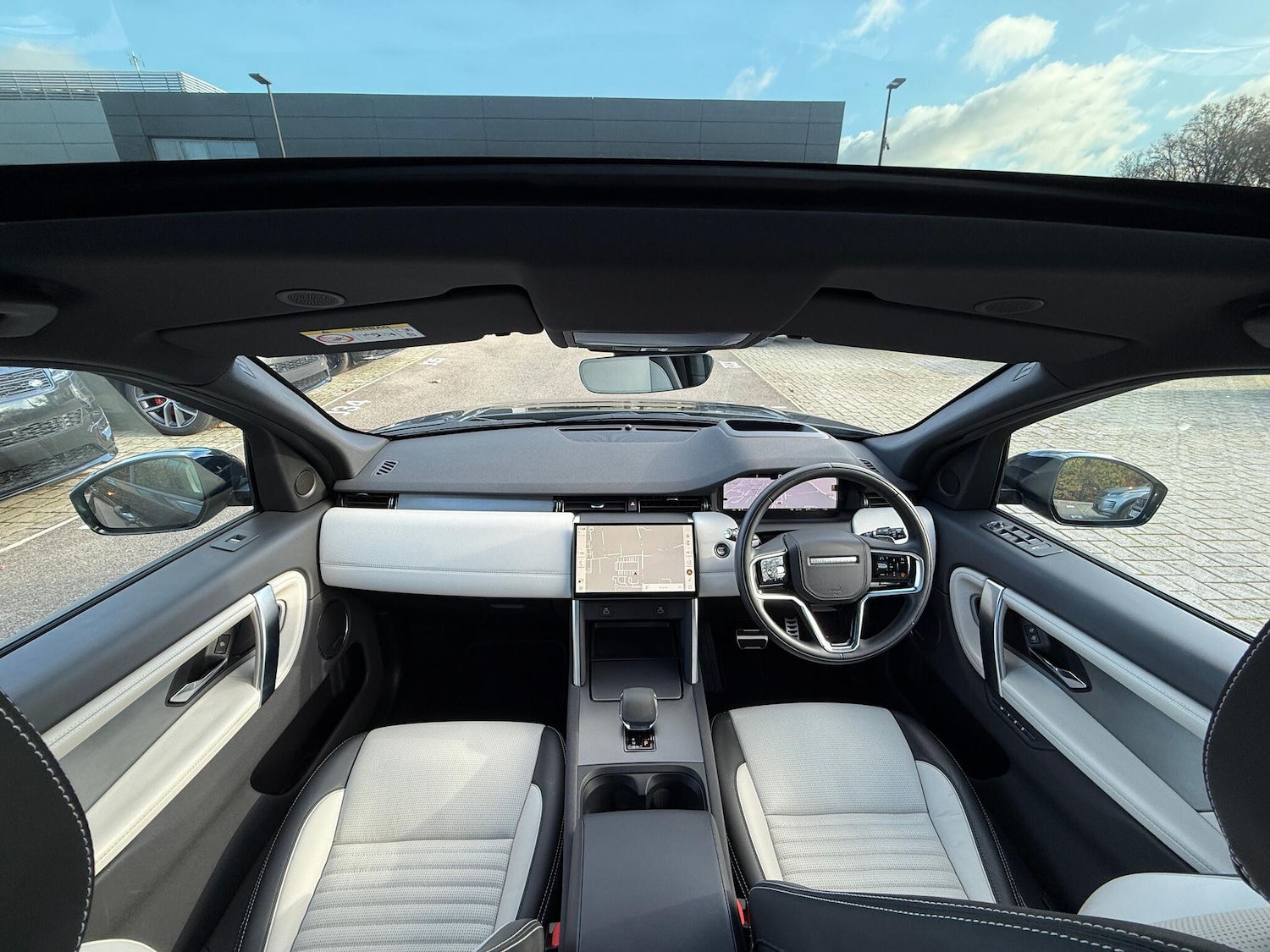 Used Land Rover Discovery Sport 2024 for sale - 76606899: Photo 3