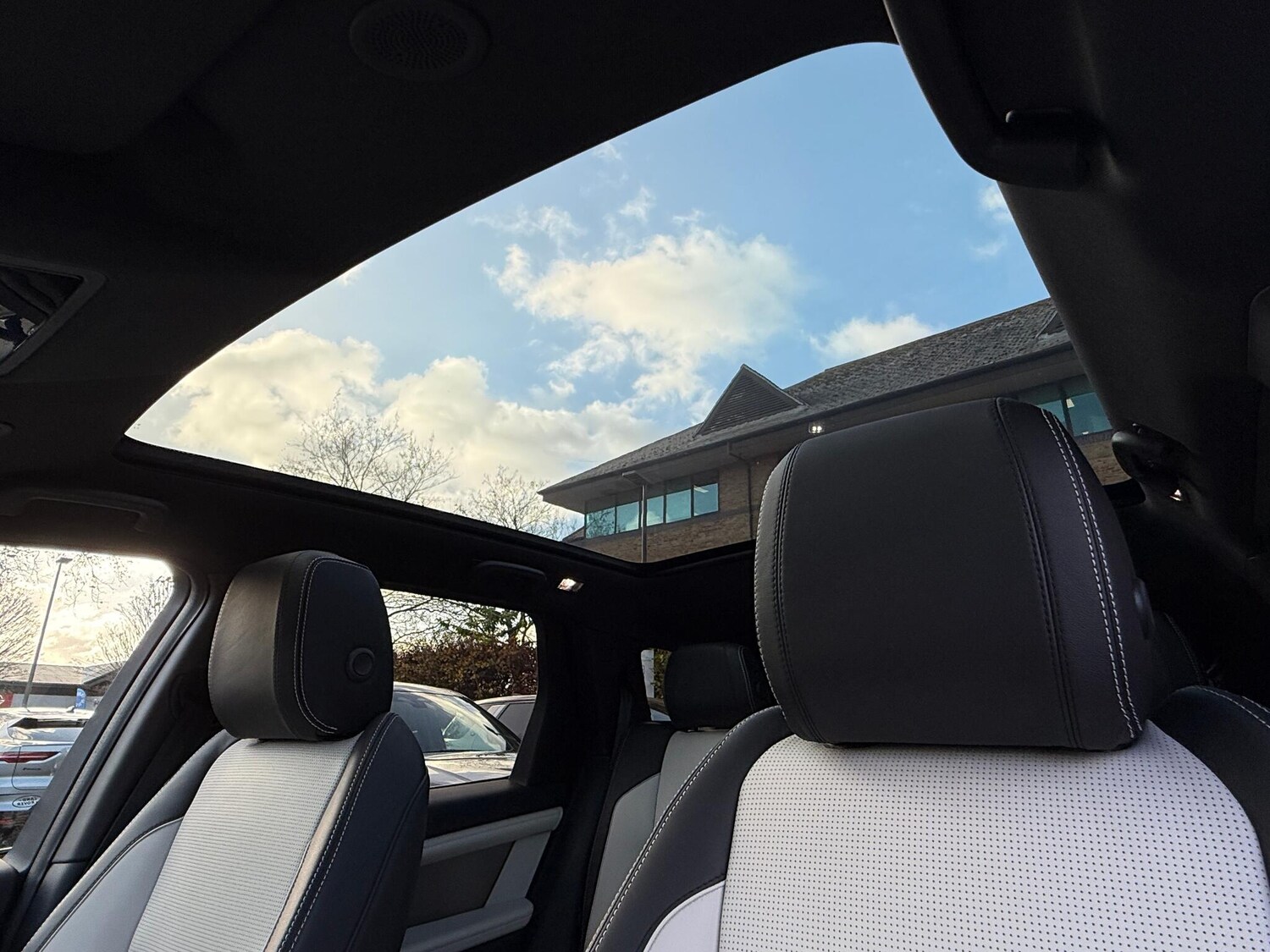 Used Land Rover Discovery Sport 2024 for sale - 76606899: Photo 4