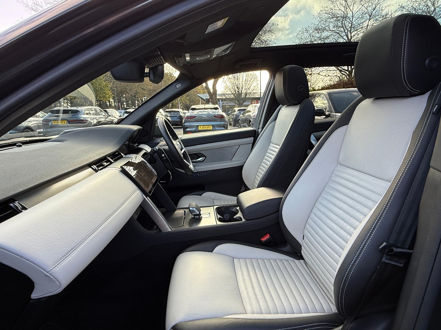 Used Land Rover Discovery Sport 2024 for sale - 76606899: Photo 44