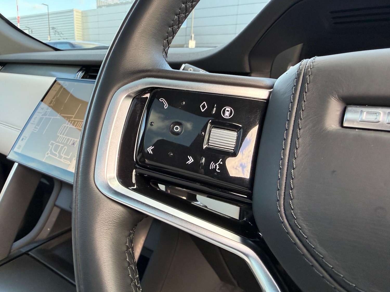 Used Land Rover Discovery Sport 2024 for sale - 76606899: Photo 48