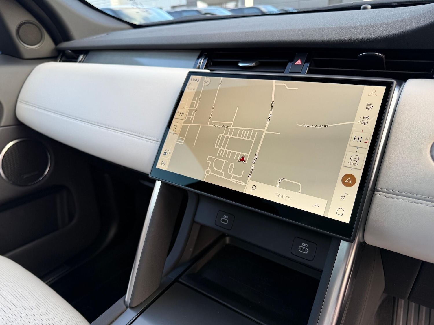 Used Land Rover Discovery Sport 2024 for sale - 76606899: Photo 5