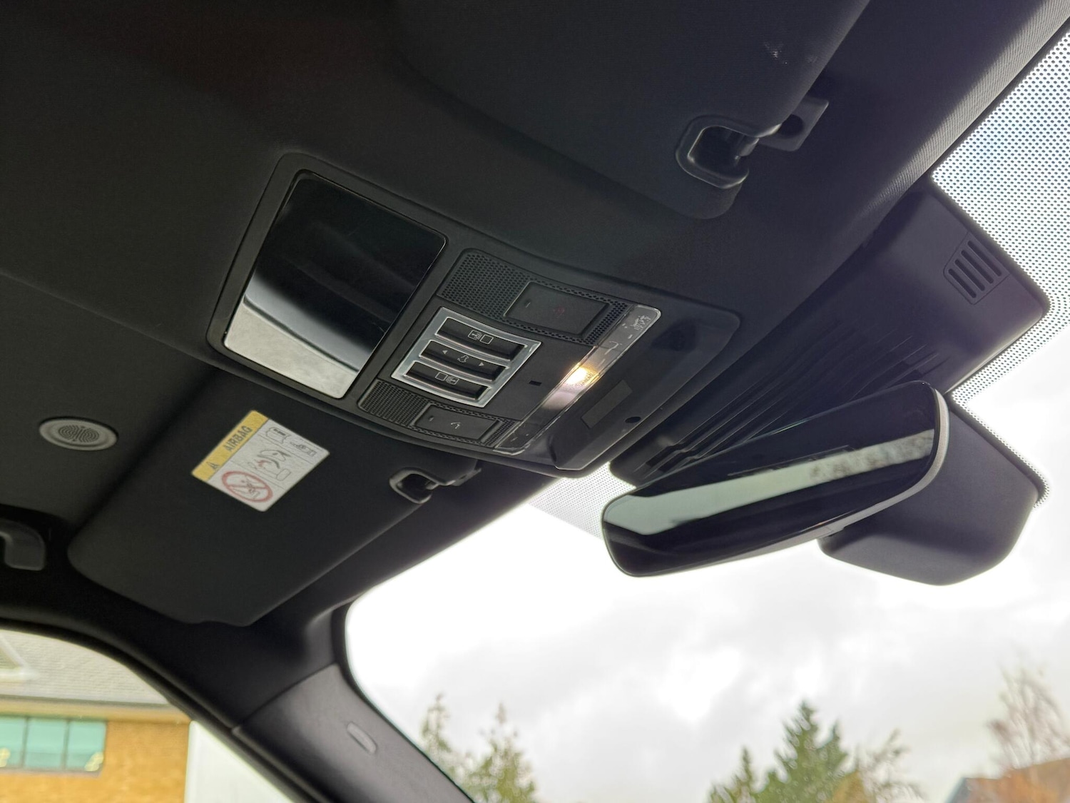 Used Land Rover Discovery 2022 for sale - 76472462: Photo 24