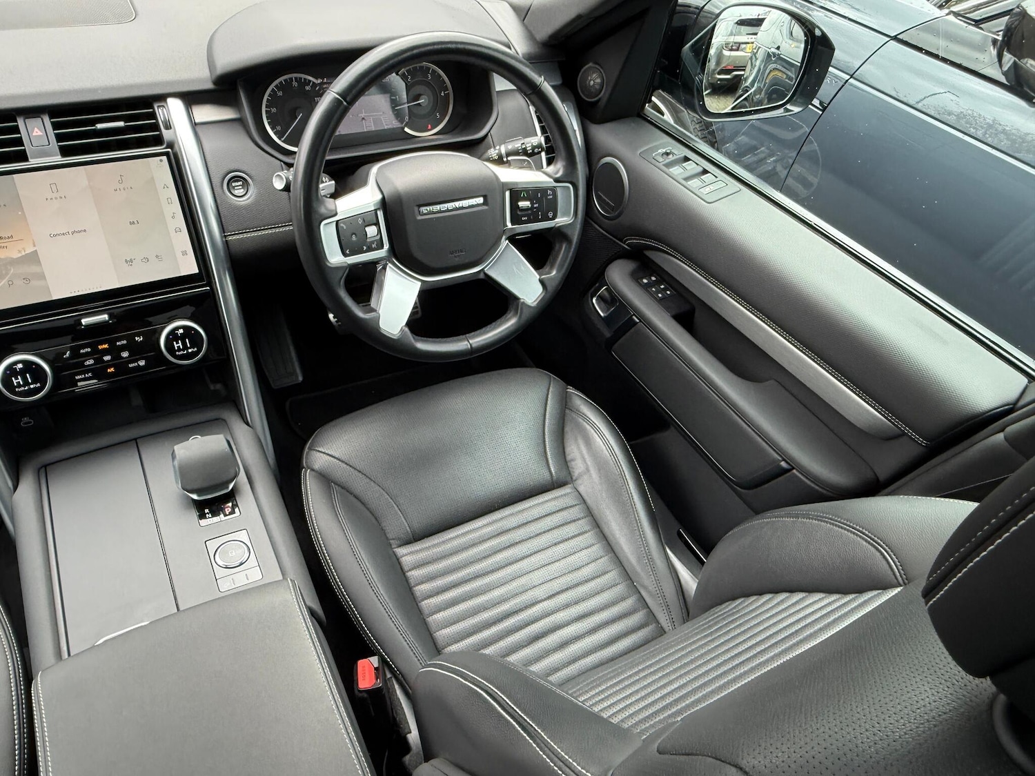 Used Land Rover Discovery 2022 for sale - 76472462: Photo 26