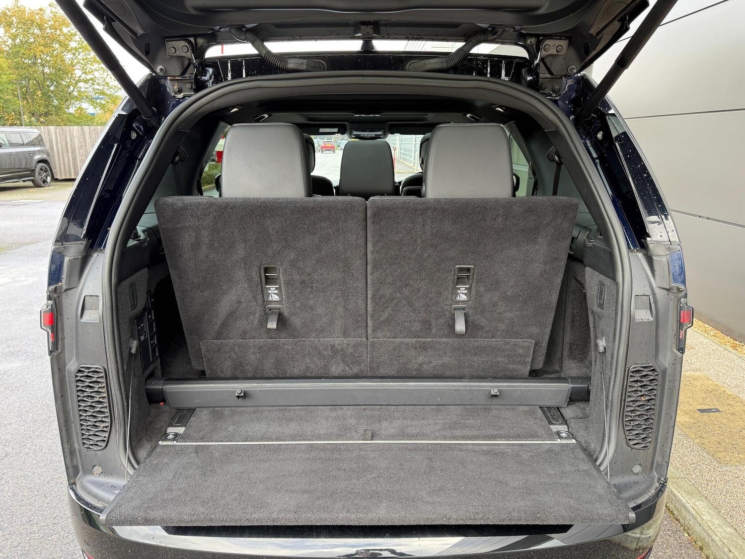 Used Land Rover Discovery 2022 for sale - 76472462: Photo 29